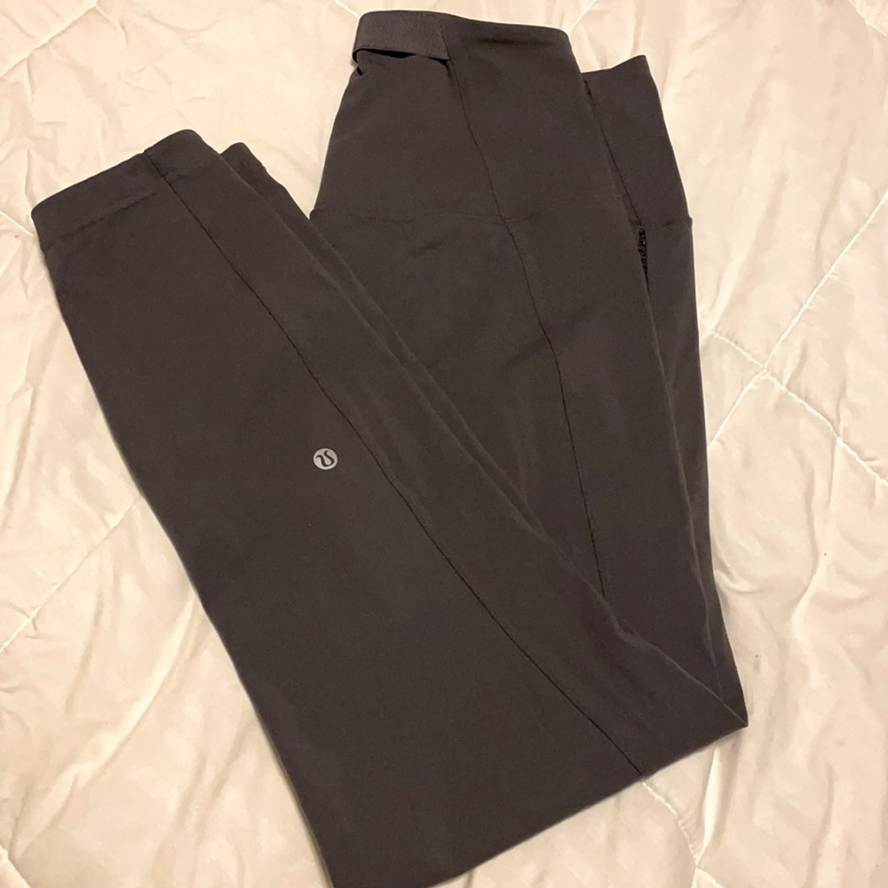 Lululemon side stitching back pocket high waist